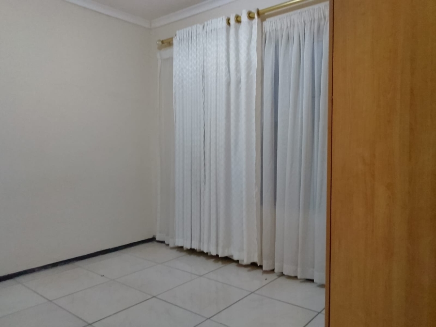 To Let 3 Bedroom Property for Rent in Tlhabane West North West